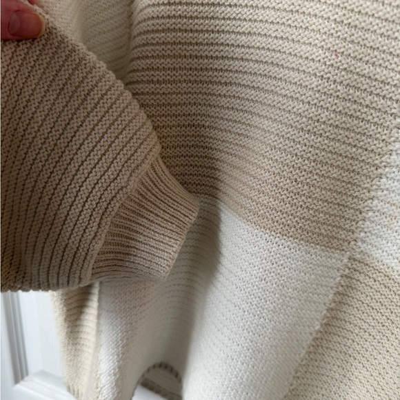 Moon & Madison Checkered Sweater - Picture 2 of 6